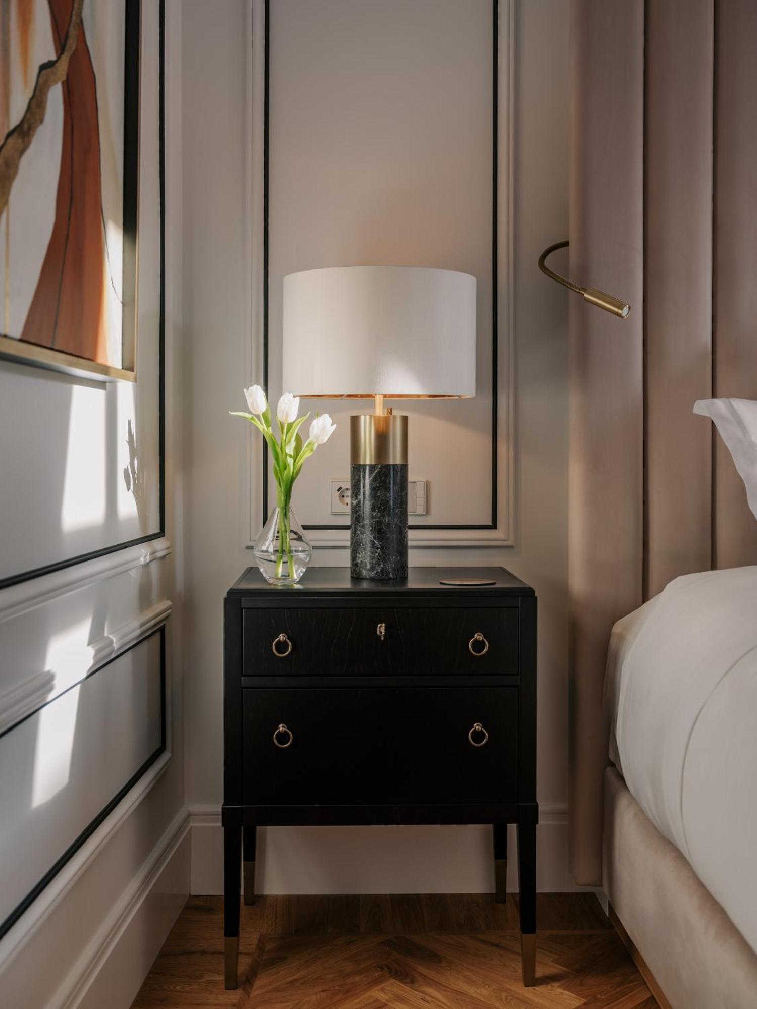 The Burman Hotell